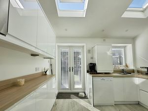 Kitchen - click for photo gallery